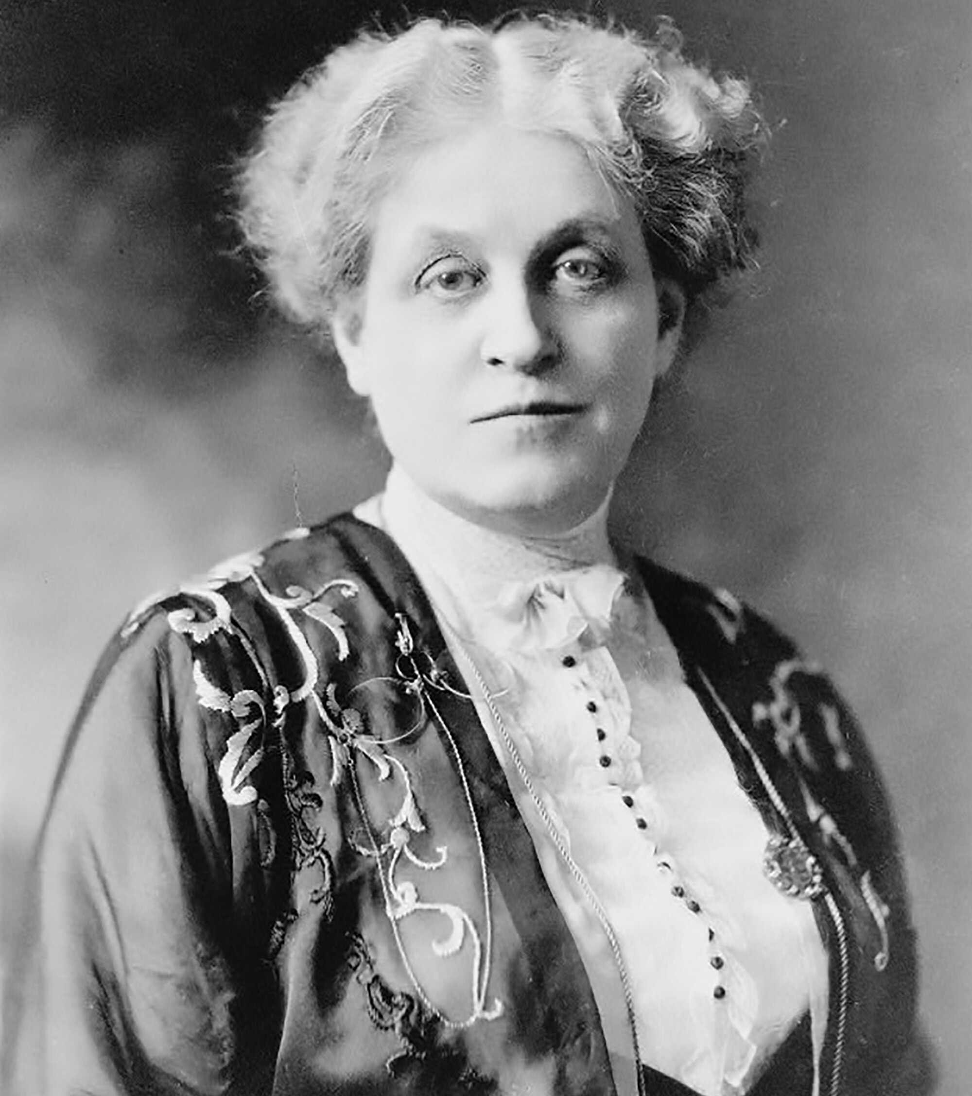 carrie-chapman-catt-1909-loc.jpg